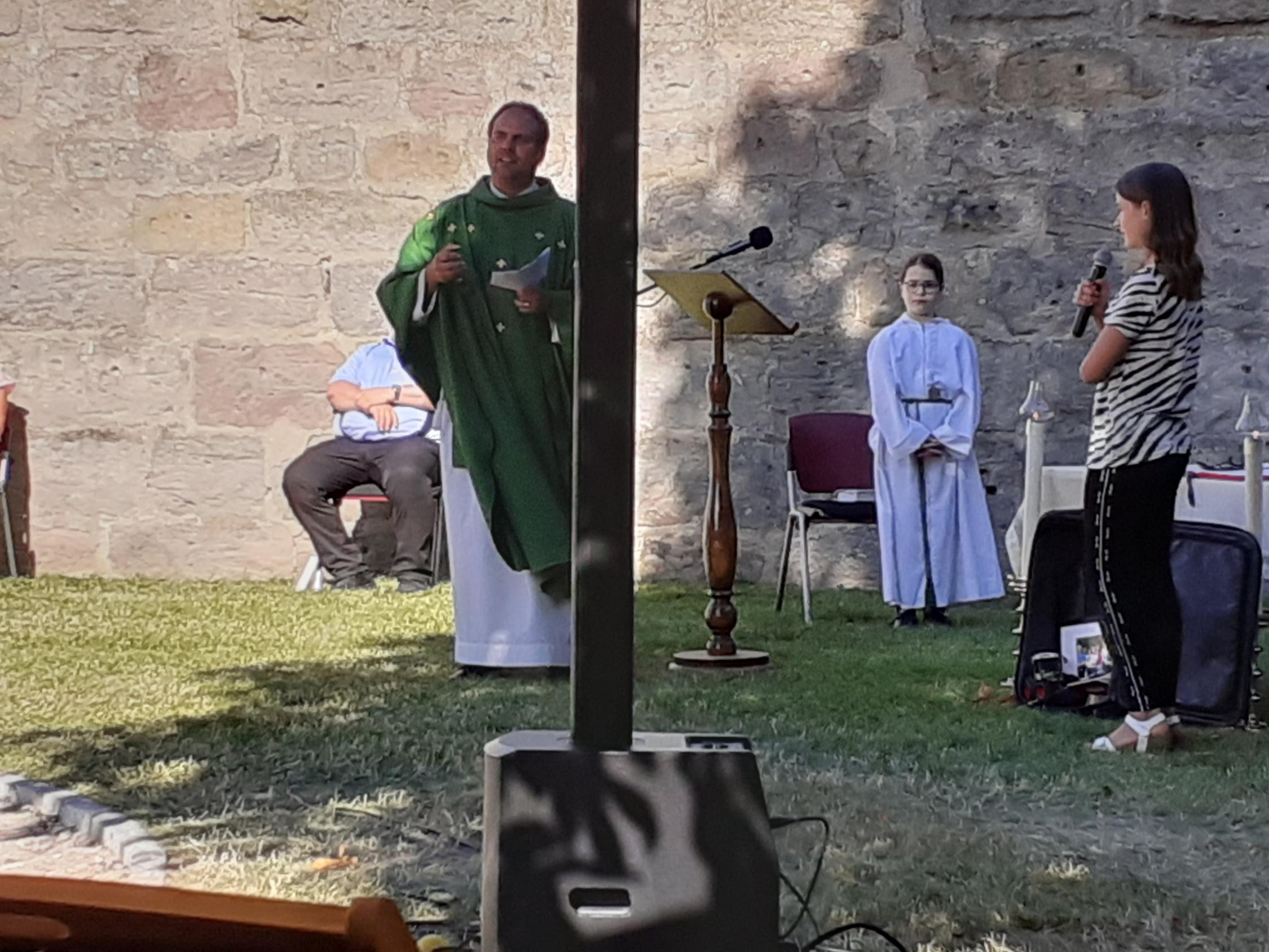 Familiengottesdienst im Freien