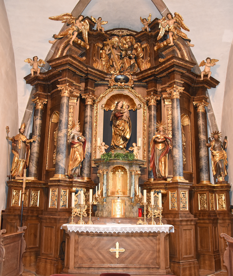 Kirche innen - Hochaltar