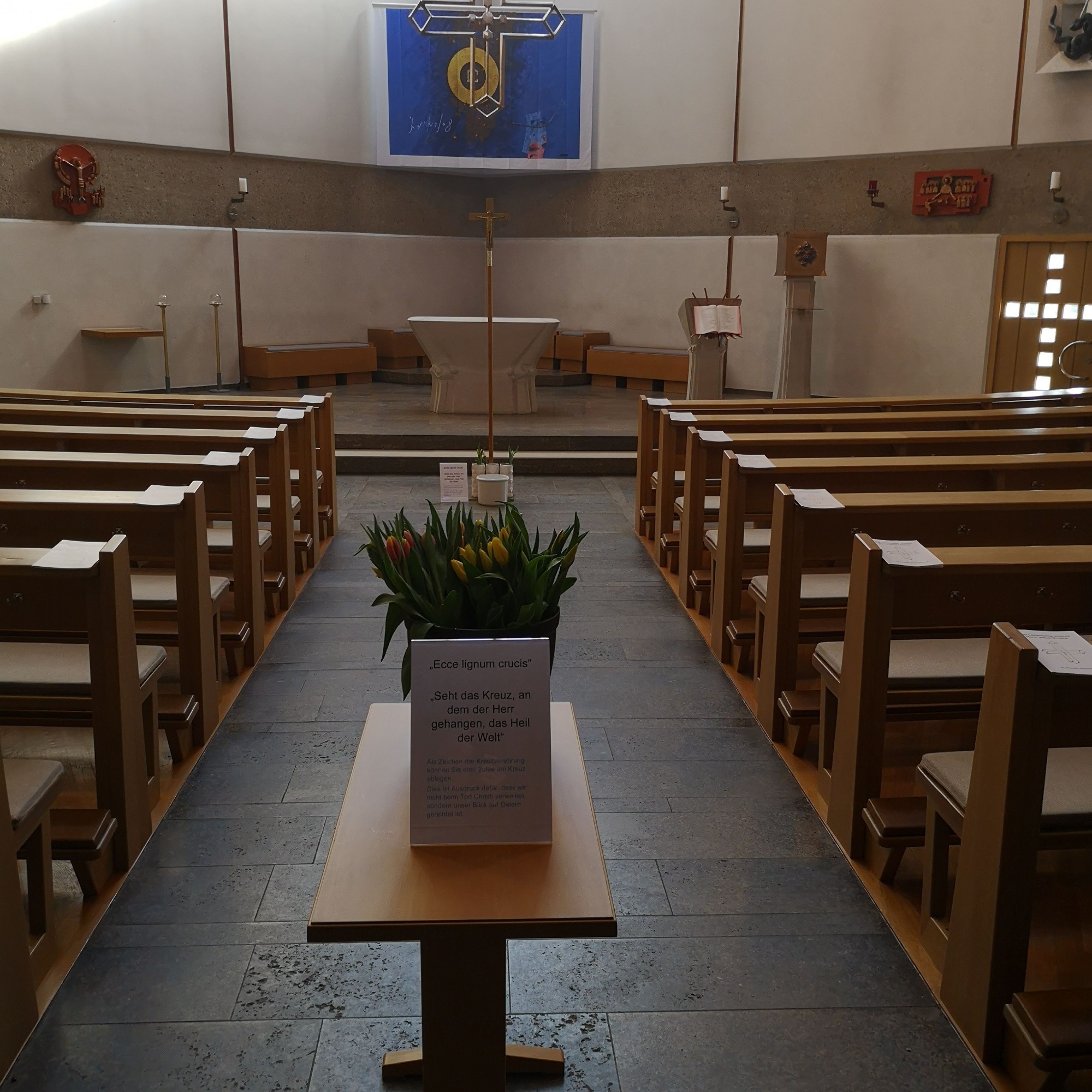 „Seht das Kreuz, an dem der Herr gehangen, das Heil der Welt“