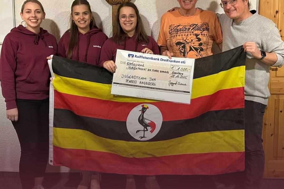Spendenübergabe Jugendteam an Uganda Projekt
