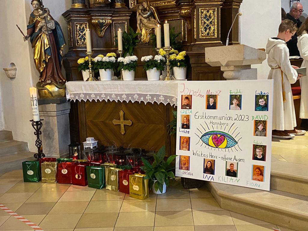 Vorstellung der Erstkommunionkinder im Familiengottesdienst